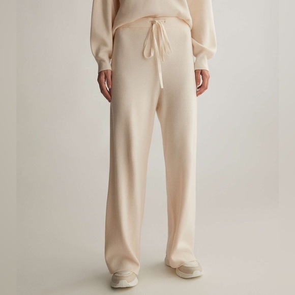 Oysho Pants - Oysho cream sweatpants joggers ribbed soft pants tracksuit